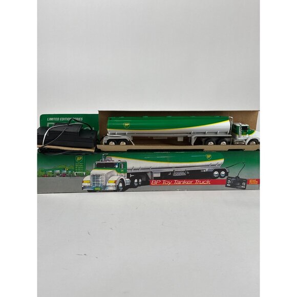 Vintage Bp 1992 Limited Edition 1:24 Remote Control Toy Tanker Truck Not tested - Picture 1 of 8